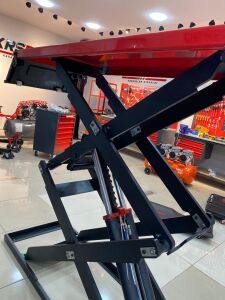 2 Metre 3,5 Ton Makaslı Lift